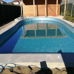 Assemblez votre piscine en un rien de temps avec un kit complet et facile à utiliser Riorges